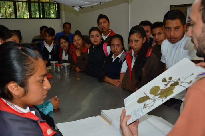 06-05-2015 Estudiantes de bachillerato visitan las instalaciones del ITSZ Campus Zongolica.